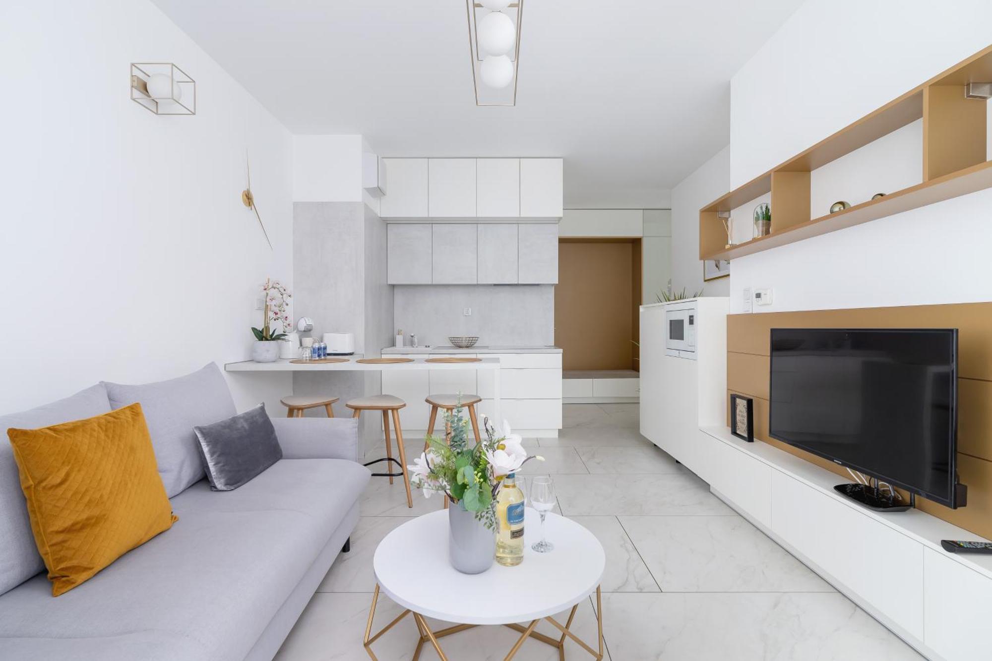 Near Opera Krakowska By Renters Prestige